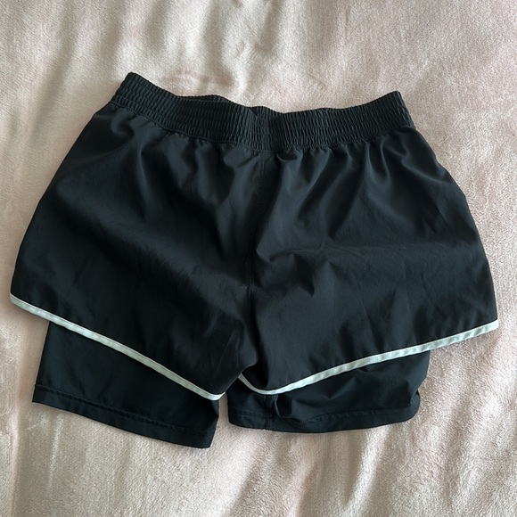 🖤New Balance Athletic Shorts - Picture 2 of 4